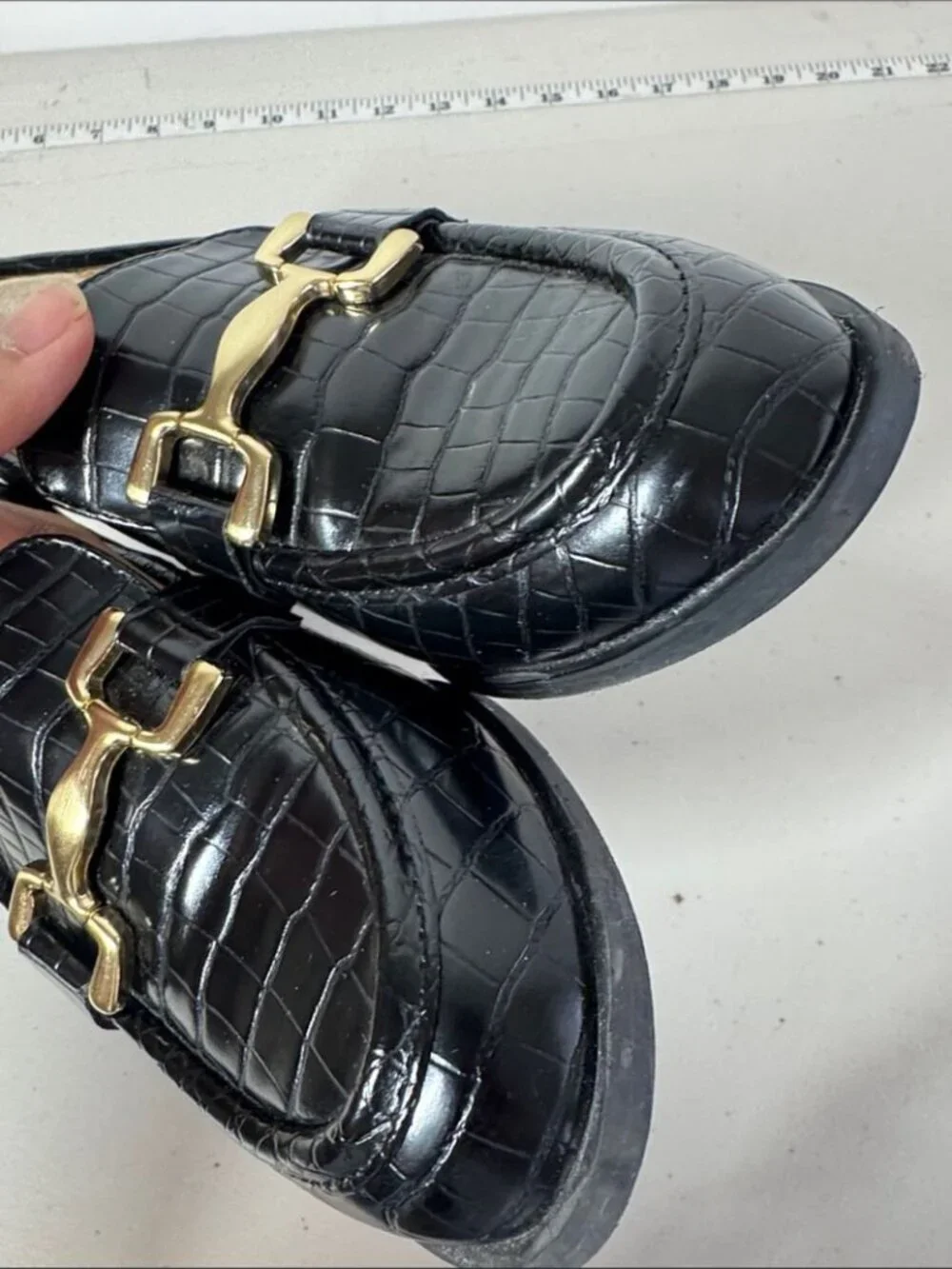 Adrienne Vittadini Croc Embossed Loafers Black 7.5 Gold Bit Classic Chic Preppy